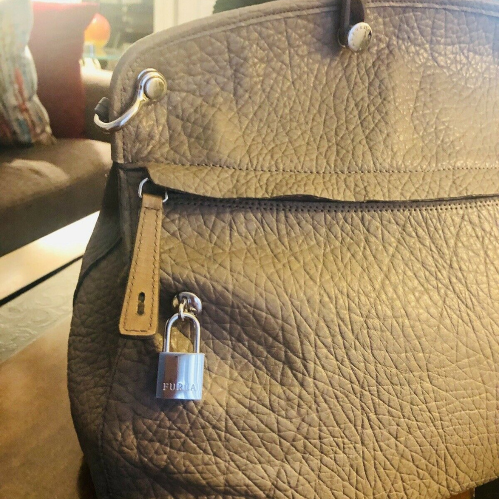 FURLA LARGE PIPER PEBBLE LEATHER SATCHEL PREOWNED - Picture 8 of 8